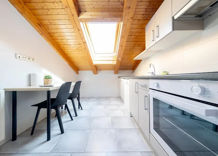 Renovado - ático Plaza Herradores, Céntrico Y Con Wifi Appartement *